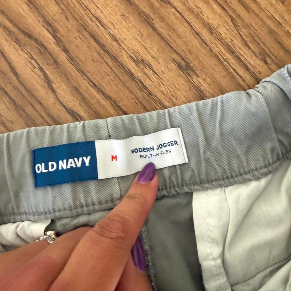 Men's Old Navy grey khaki joggers - Picture 2 of 3